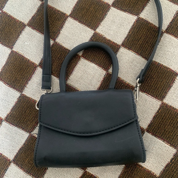 Urban Outfitters Lilly Mini Crossbody Bag - Picture 3 of 5